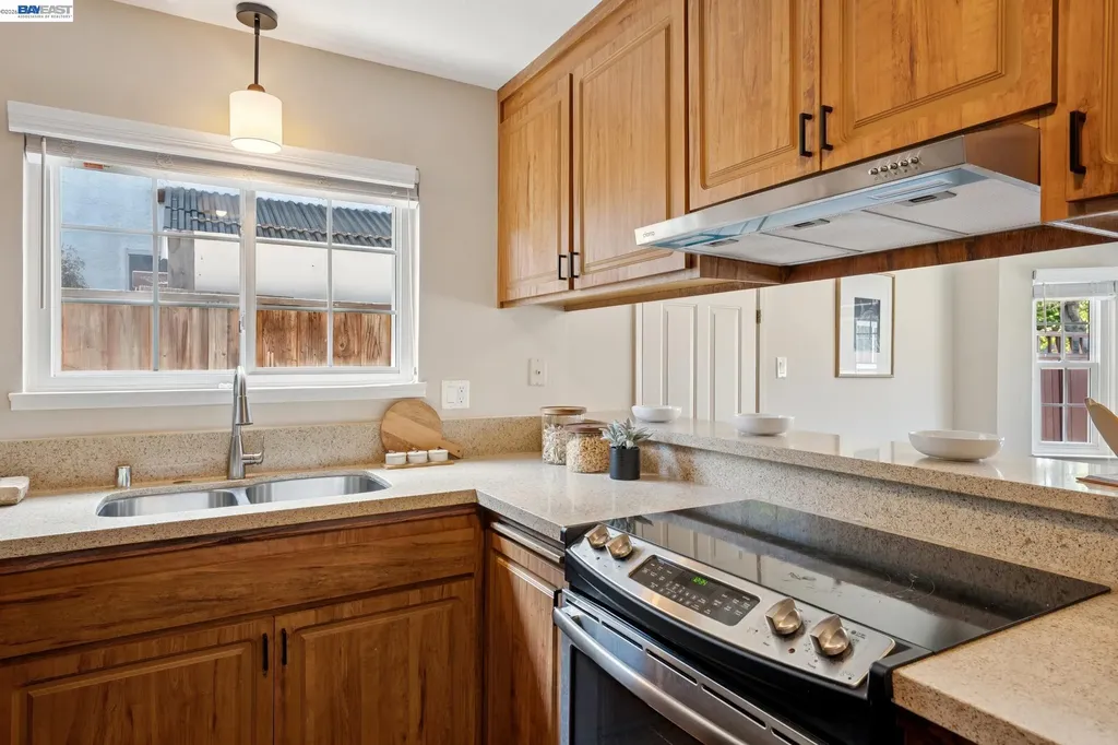 328 Sand Beach Road Alameda CA 94501