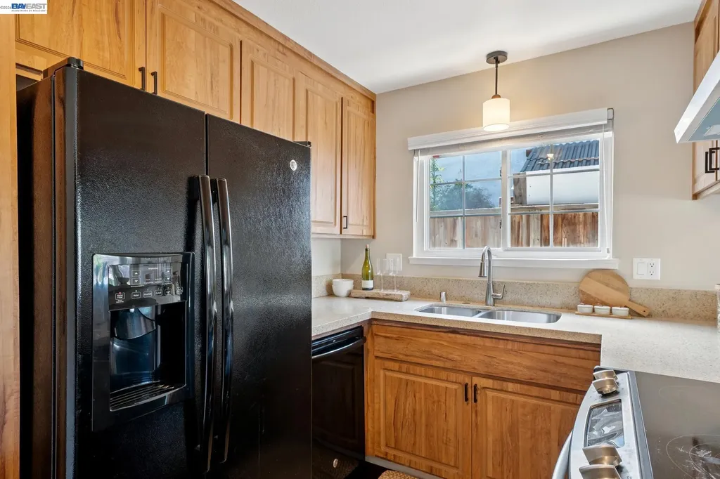 328 Sand Beach Road Alameda CA 94501