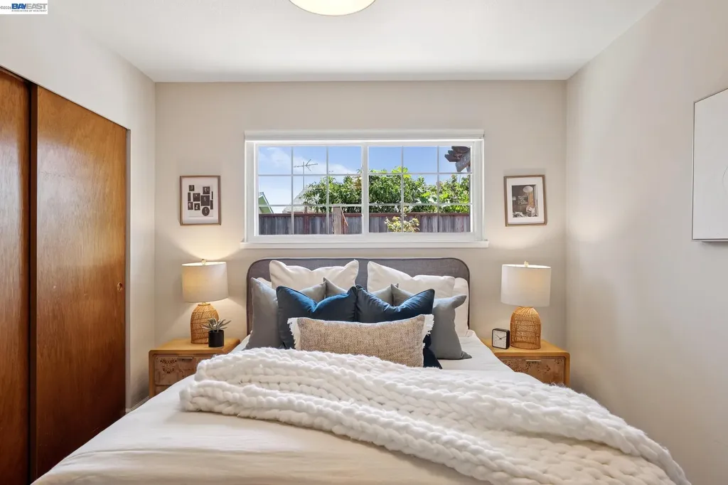 328 Sand Beach Road Alameda CA 94501