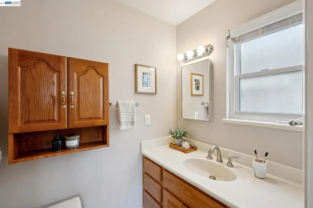 328 Sand Beach Road Alameda CA 94501