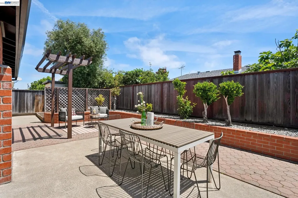 328 Sand Beach Road Alameda CA 94501