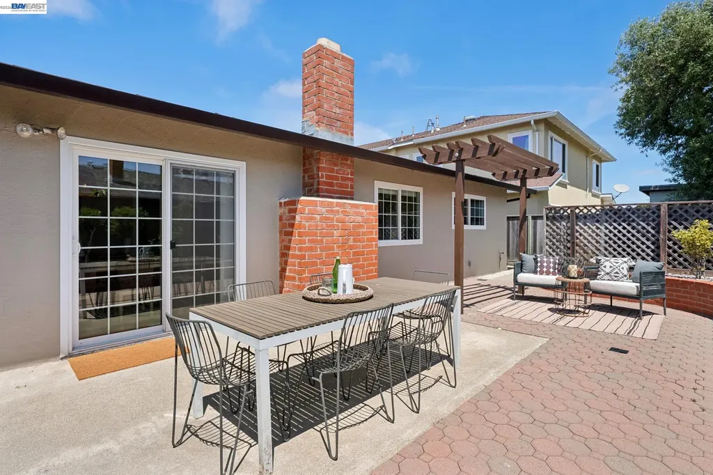 328 Sand Beach Road Alameda CA 94501