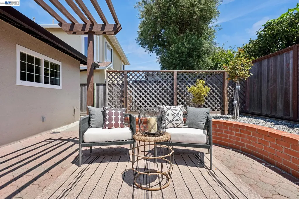 328 Sand Beach Road Alameda CA 94501