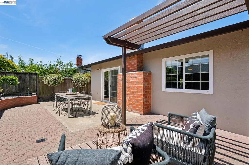 328 Sand Beach Road Alameda CA 94501
