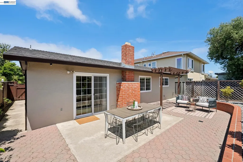 328 Sand Beach Road Alameda CA 94501
