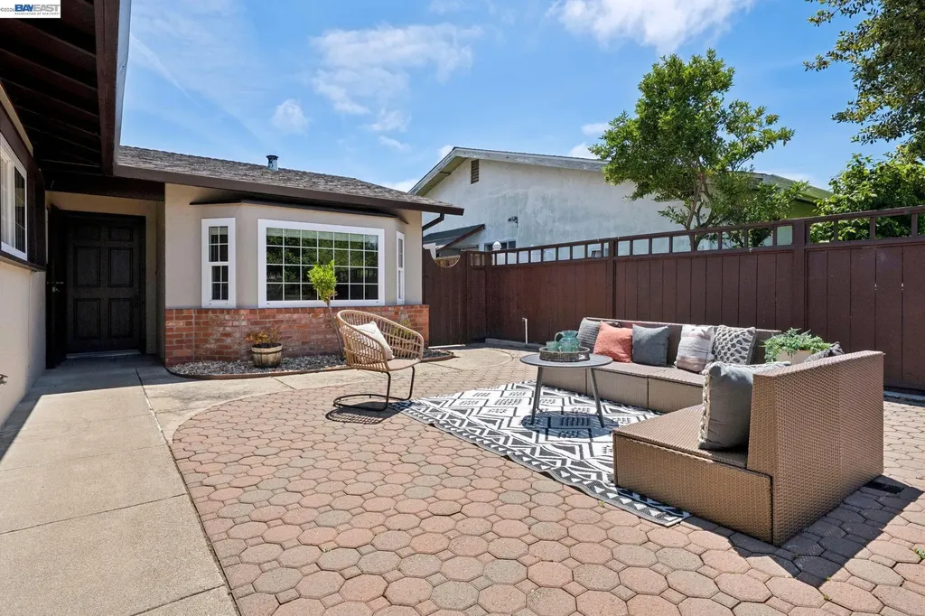 328 Sand Beach Road Alameda CA 94501