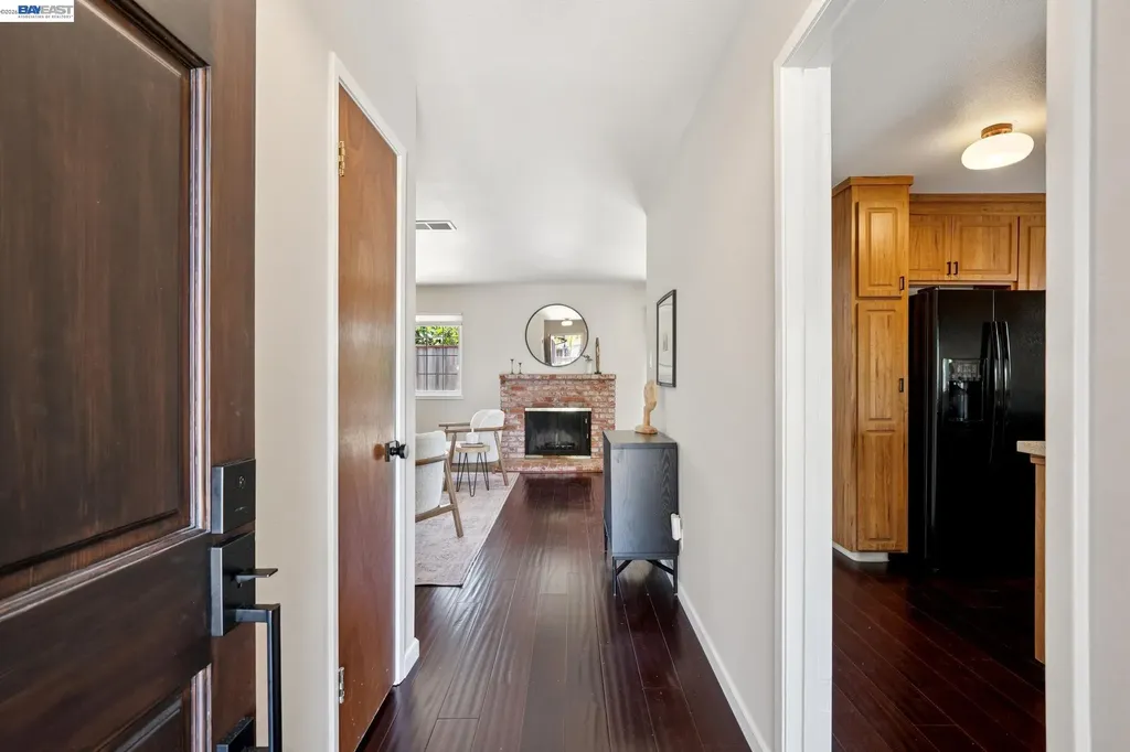328 Sand Beach Road Alameda CA 94501