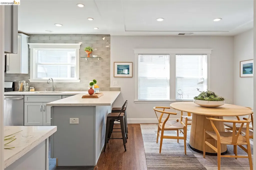 2707 Logan Street Oakland CA 94601