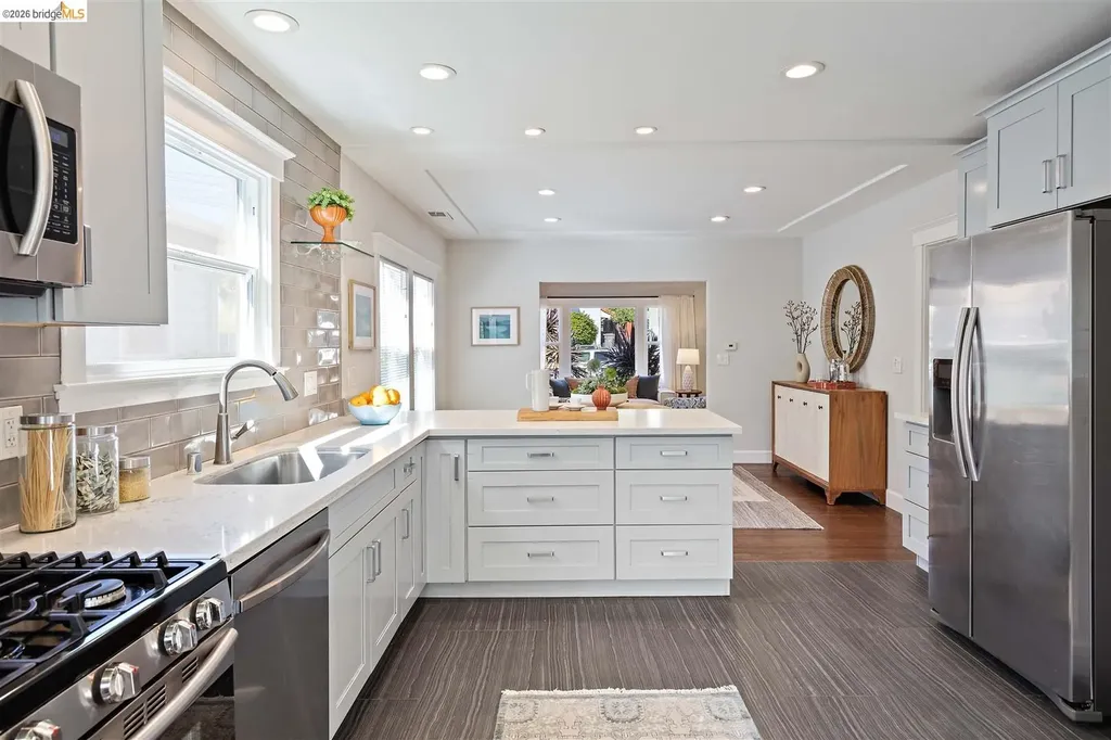 2707 Logan Street Oakland CA 94601