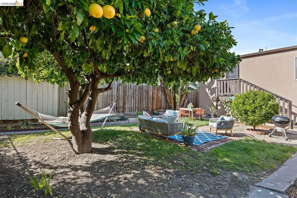 2707 Logan Street Oakland CA 94601