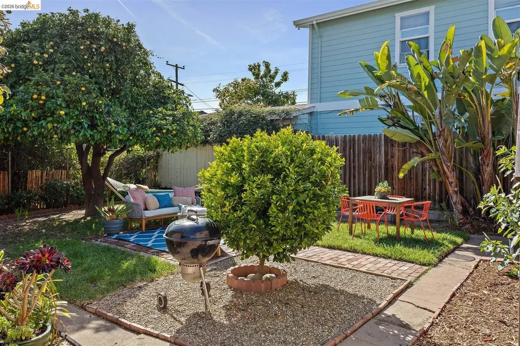 2707 Logan Street Oakland CA 94601