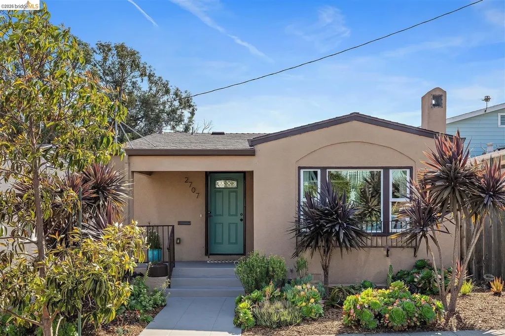 2707 Logan Street Oakland CA 94601