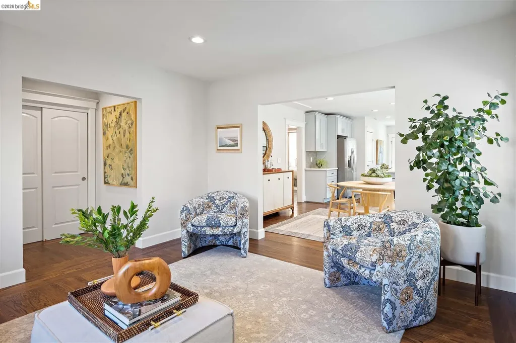 2707 Logan Street Oakland CA 94601