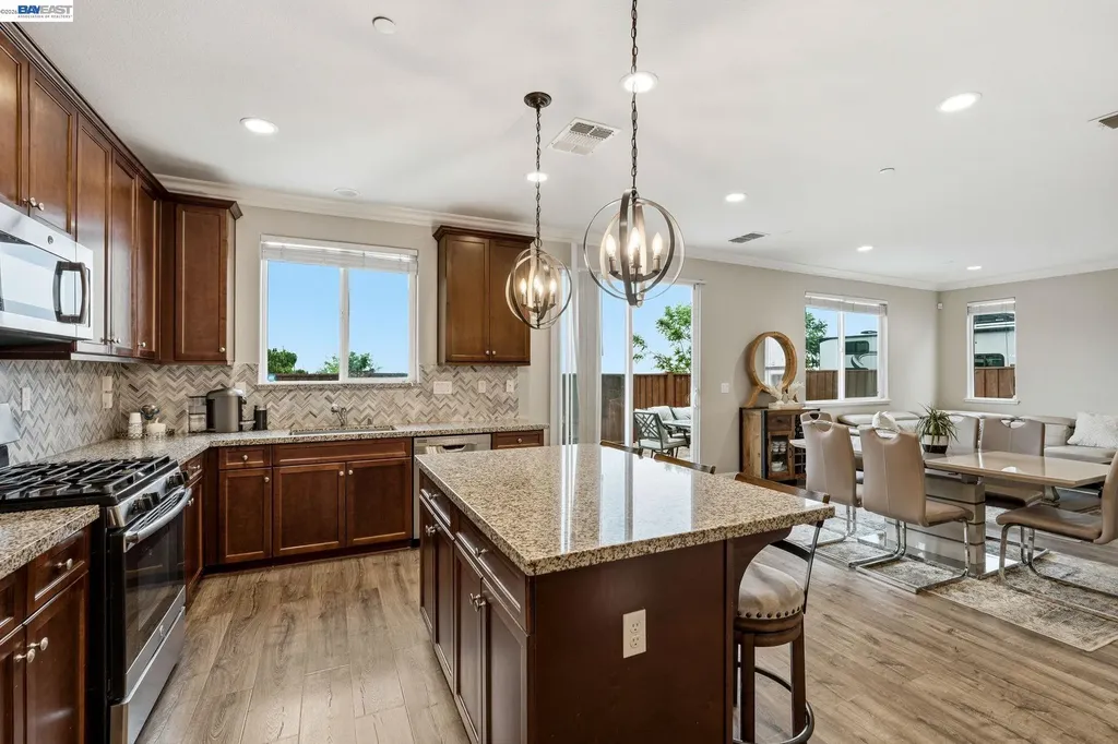 98 Driftwood Circle Bay Point CA 94565