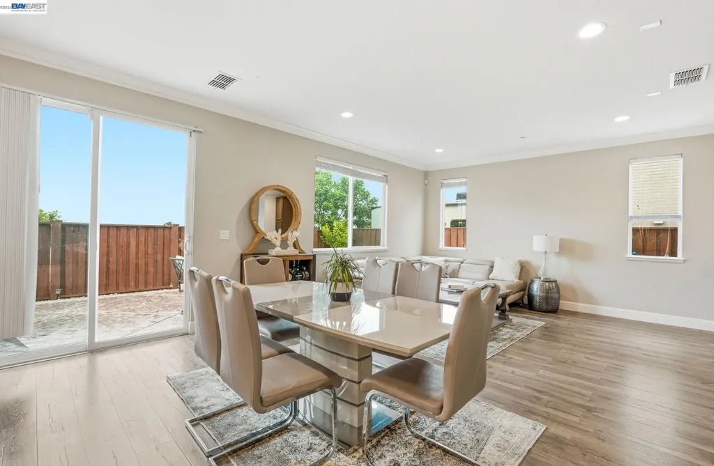 98 Driftwood Circle Bay Point CA 94565