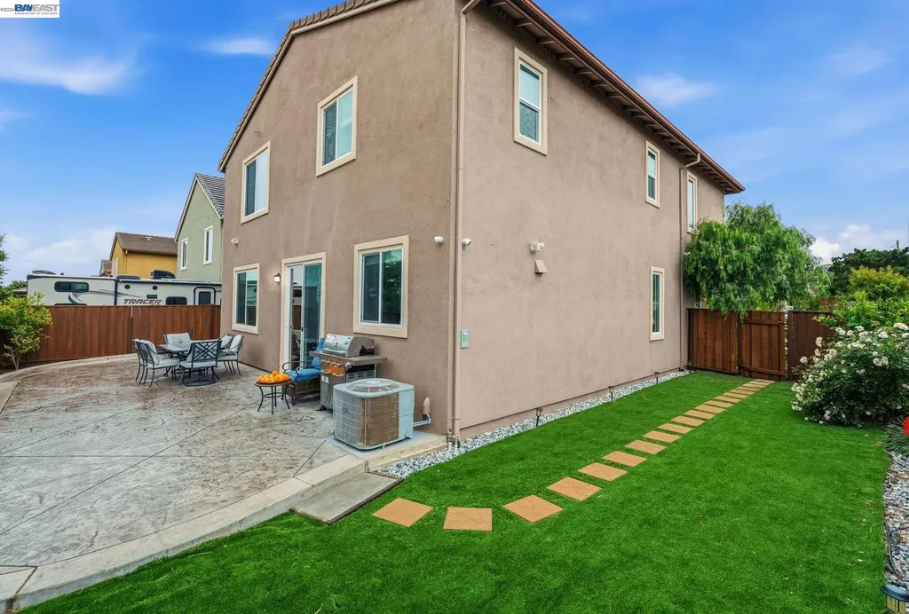 98 Driftwood Circle Bay Point CA 94565