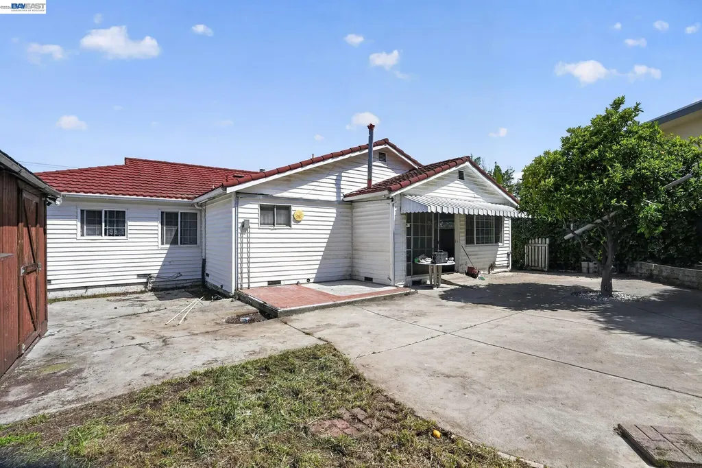 237 Goodwin Street Hayward CA 94544
