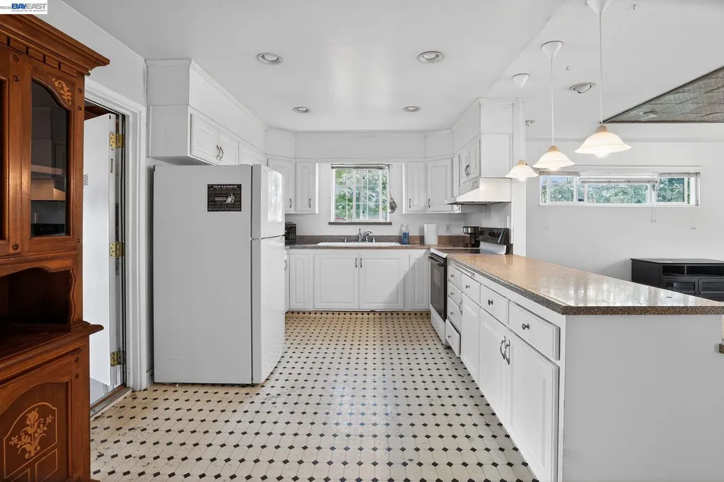 237 Goodwin Street Hayward CA 94544