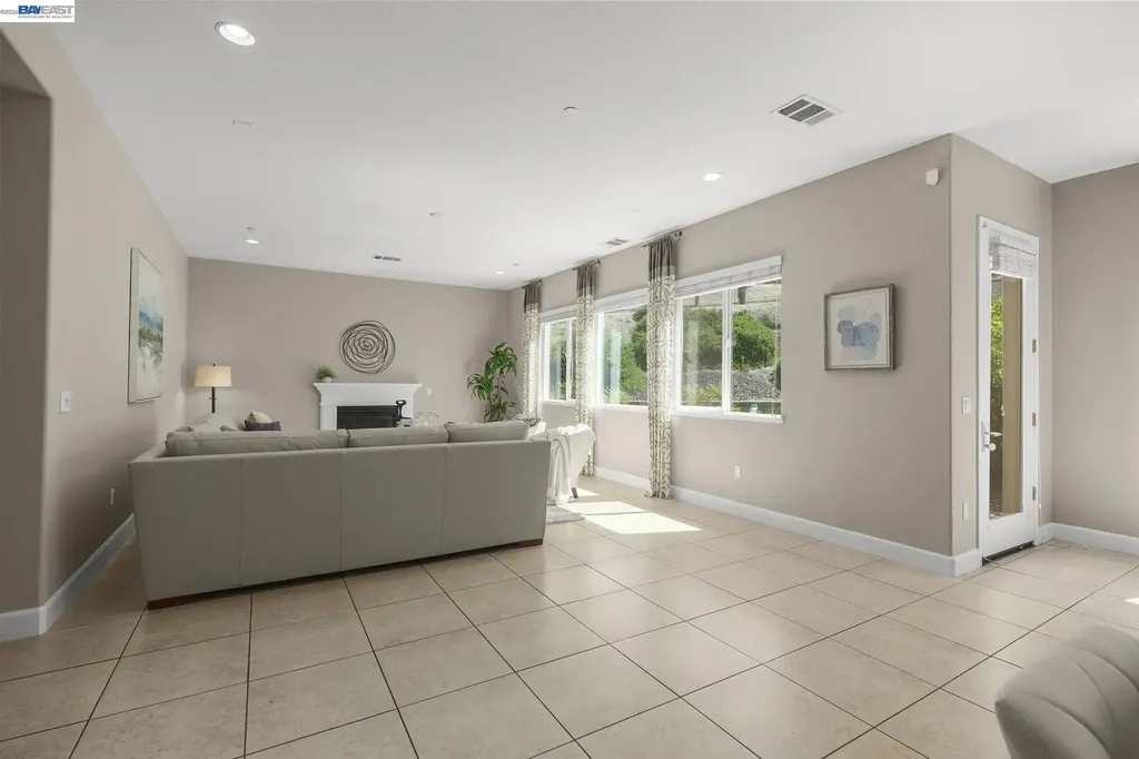 4951 Campanille Court Dublin CA 94568