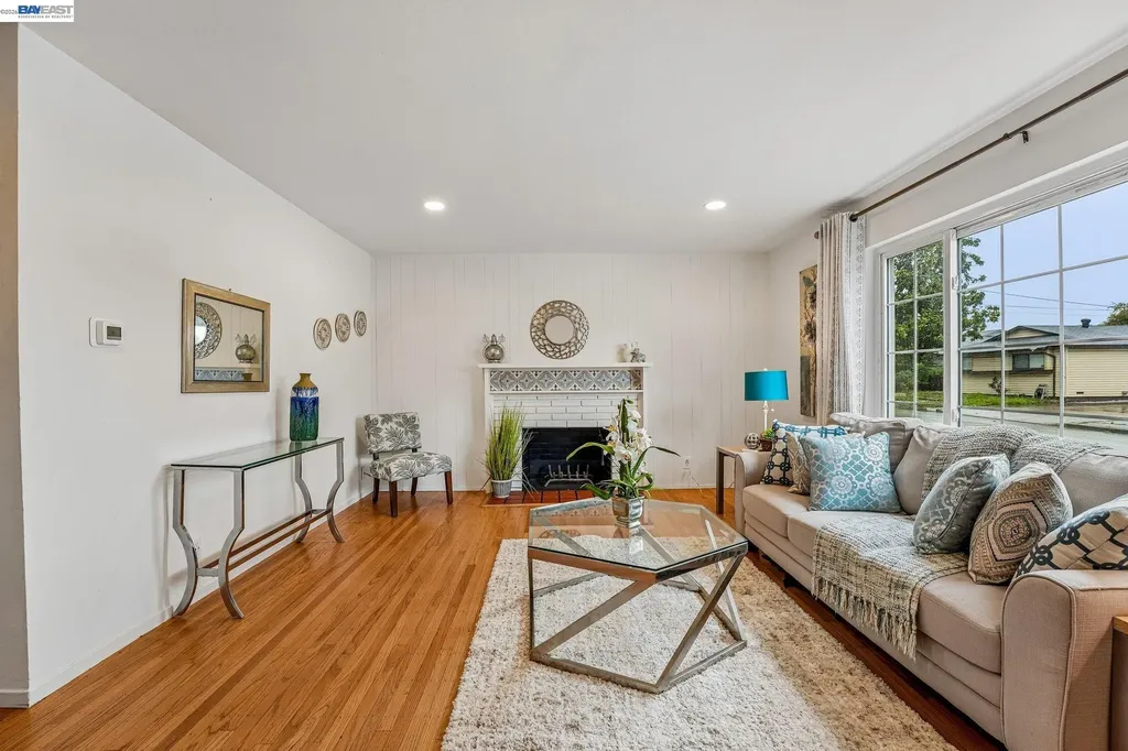 24815 Townsend Avenue Hayward CA 94544