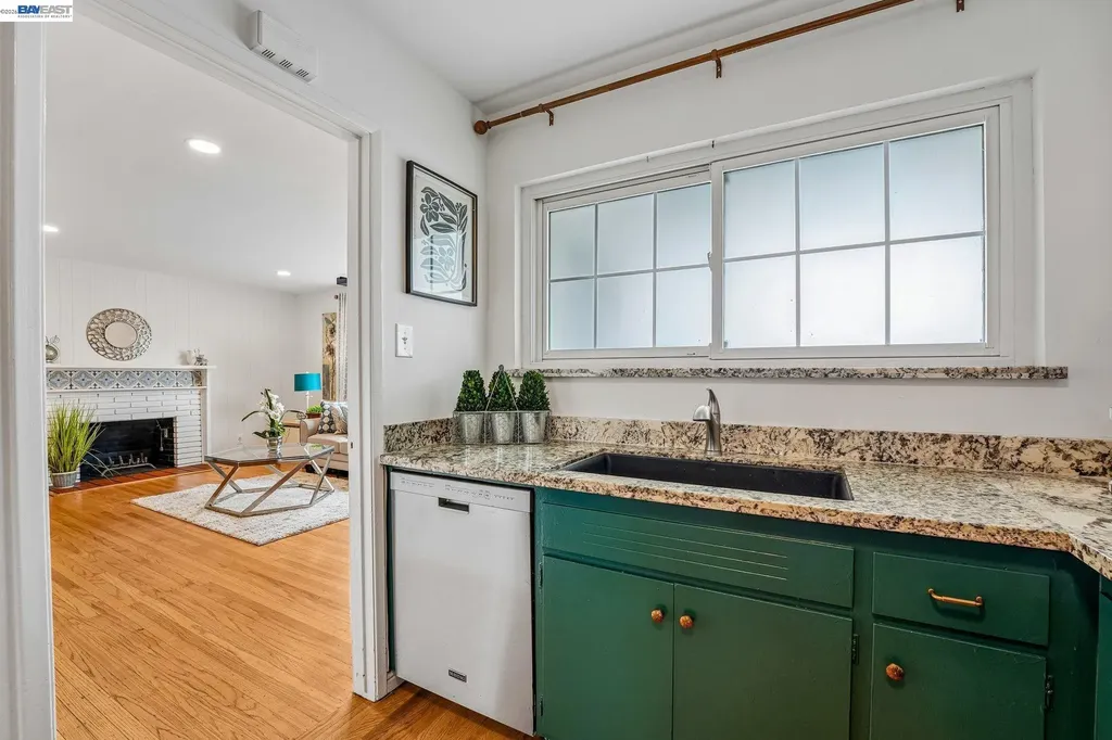 24815 Townsend Avenue Hayward CA 94544