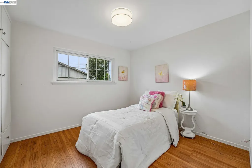 24815 Townsend Avenue Hayward CA 94544