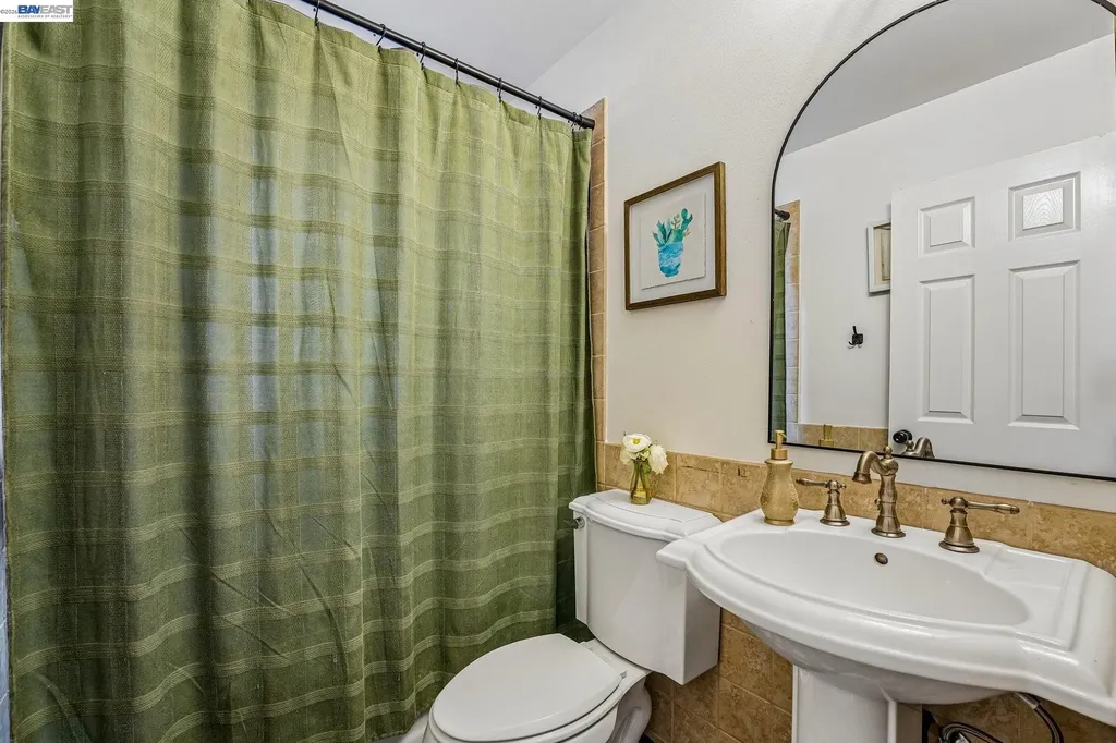 24815 Townsend Avenue Hayward CA 94544