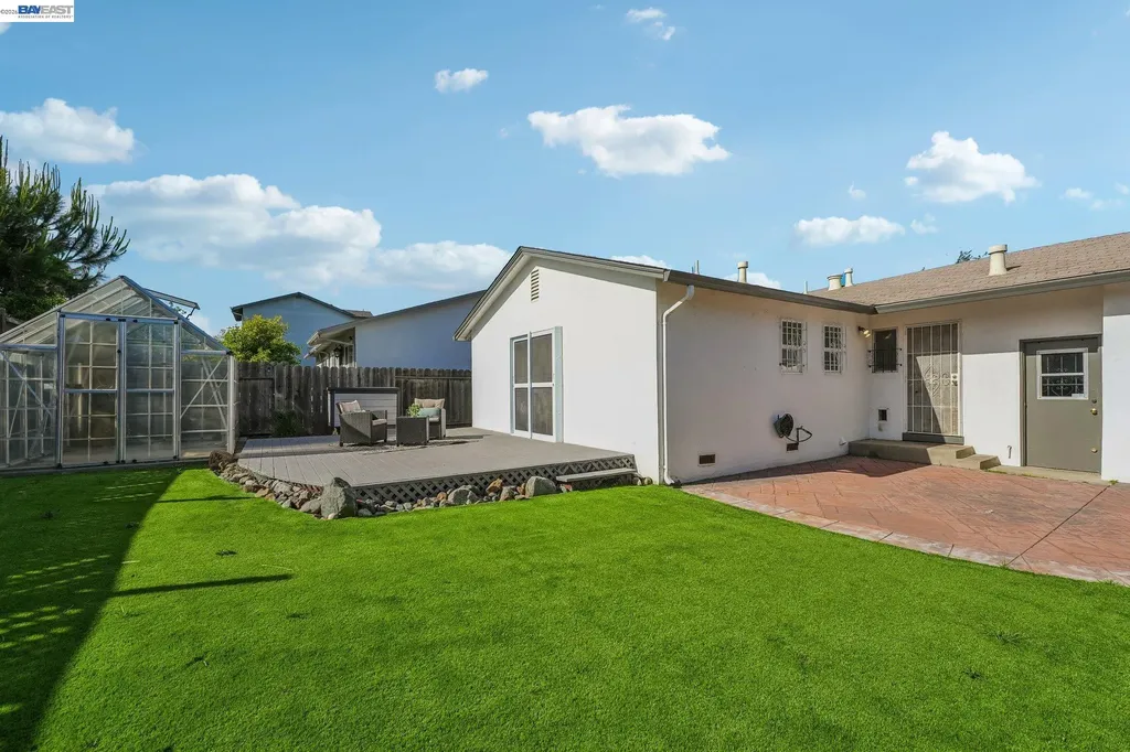 24815 Townsend Avenue Hayward CA 94544