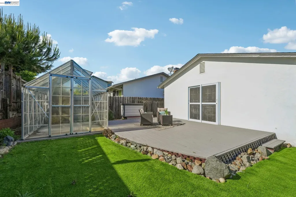 24815 Townsend Avenue Hayward CA 94544