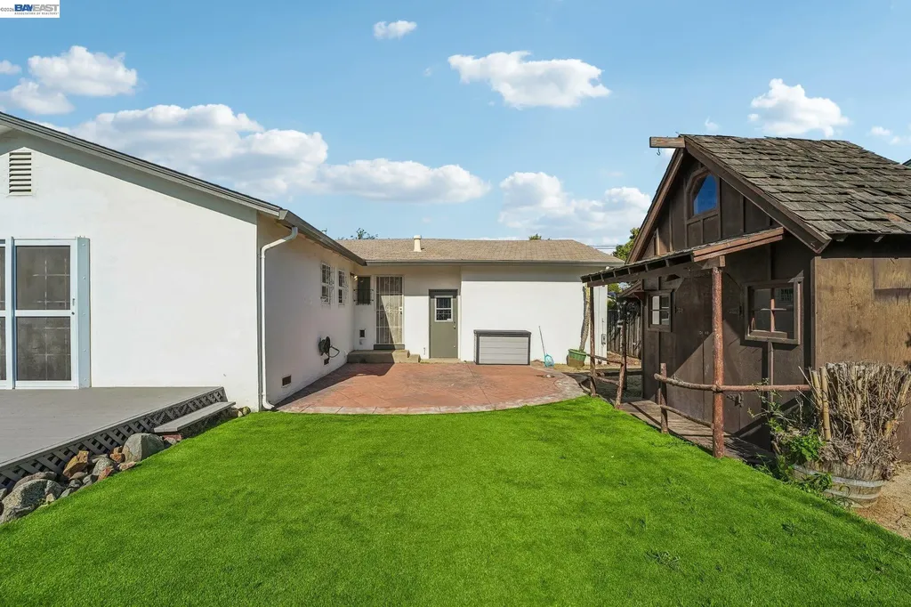 24815 Townsend Avenue Hayward CA 94544