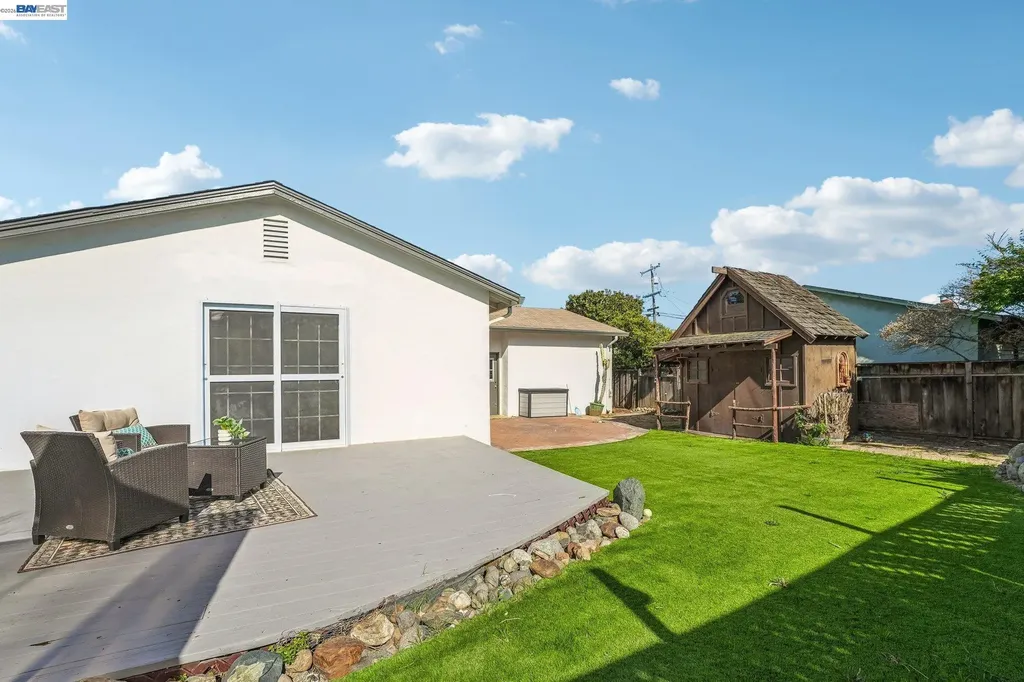 24815 Townsend Avenue Hayward CA 94544
