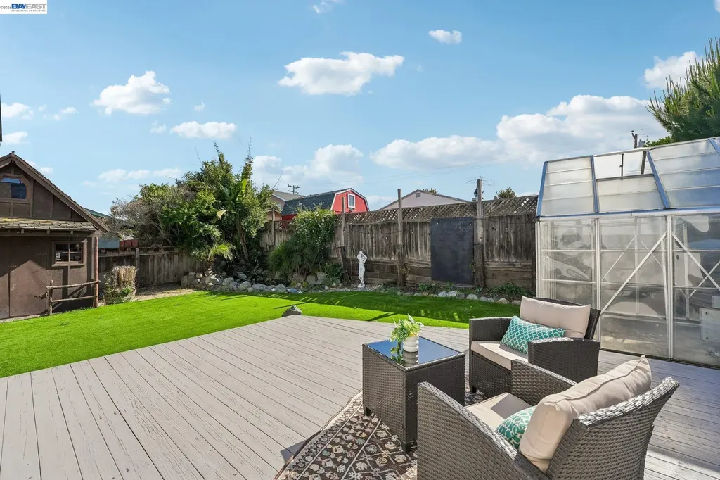 24815 Townsend Avenue Hayward CA 94544