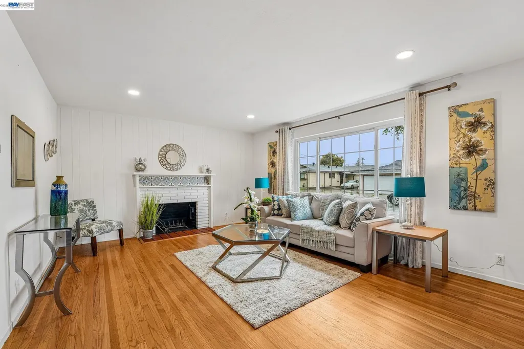 24815 Townsend Avenue Hayward CA 94544
