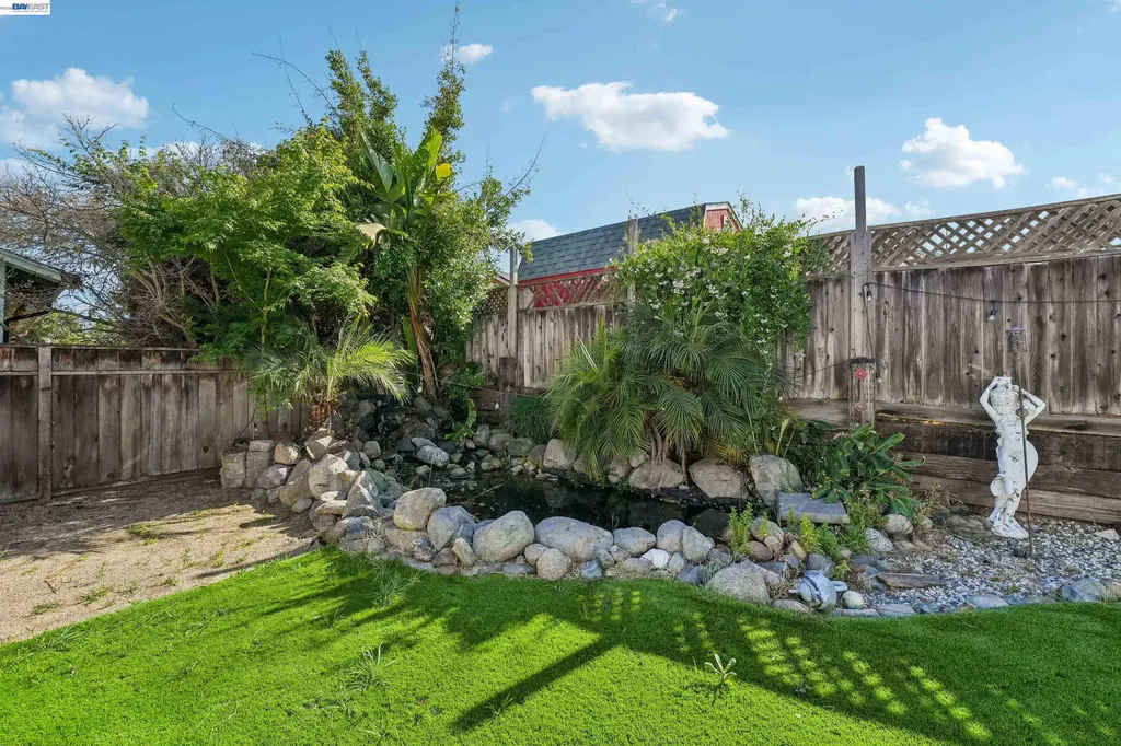 24815 Townsend Avenue Hayward CA 94544