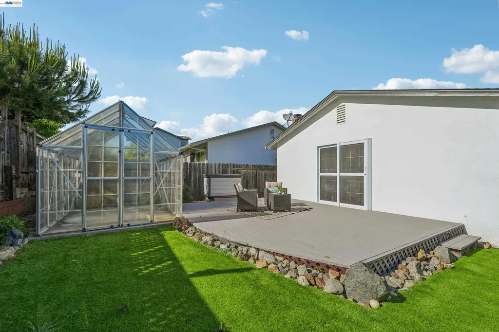 24815 Townsend Avenue Hayward CA 94544