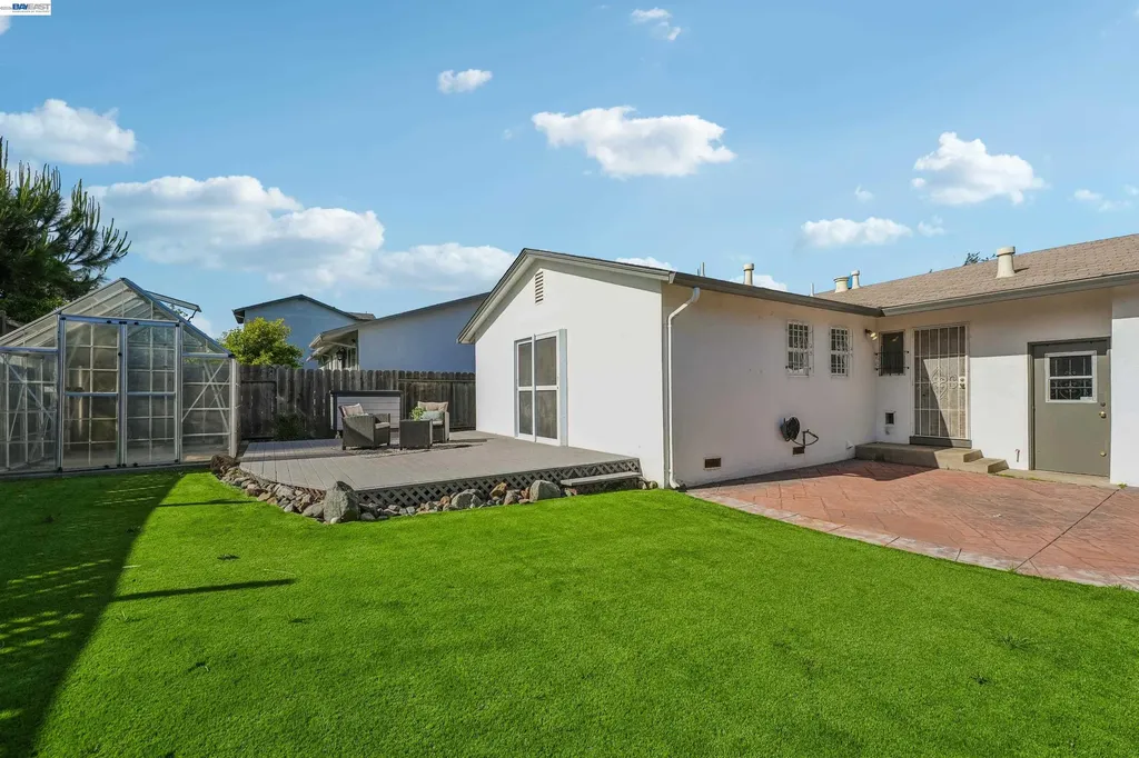 24815 Townsend Avenue Hayward CA 94544