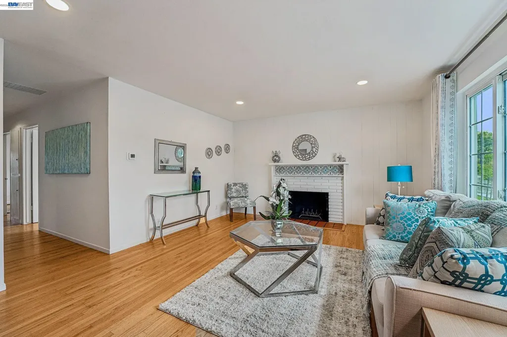 24815 Townsend Avenue Hayward CA 94544