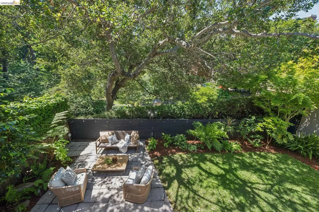 5739 Presley Way Oakland CA 94618