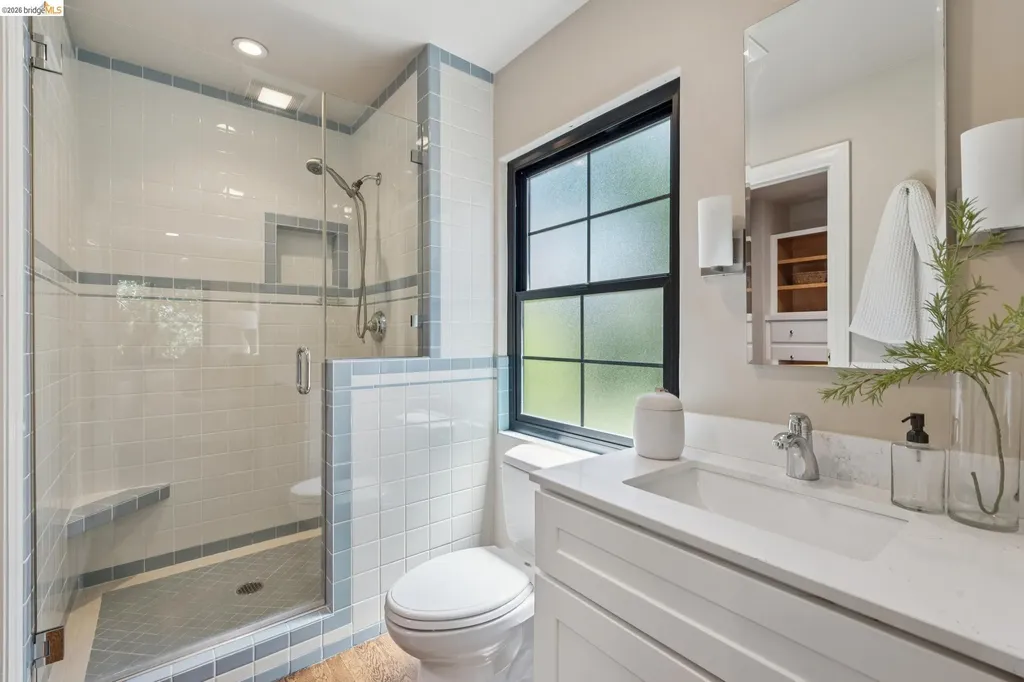 5739 Presley Way Oakland CA 94618