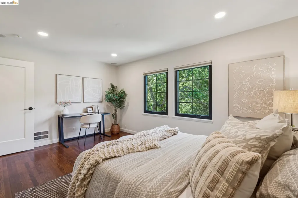 5739 Presley Way Oakland CA 94618