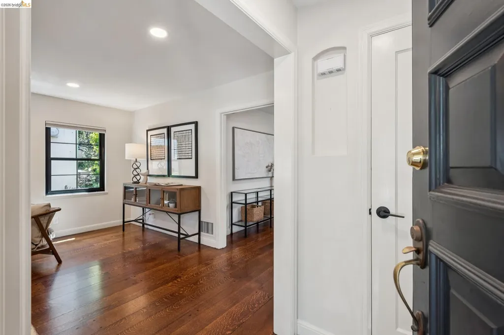 5739 Presley Way Oakland CA 94618