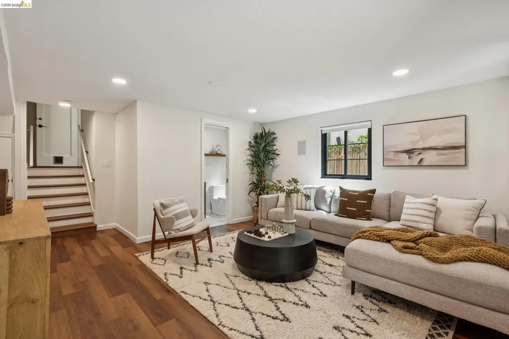 5739 Presley Way Oakland CA 94618