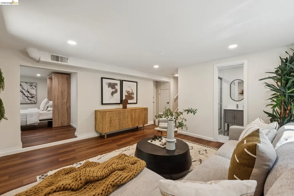 5739 Presley Way Oakland CA 94618
