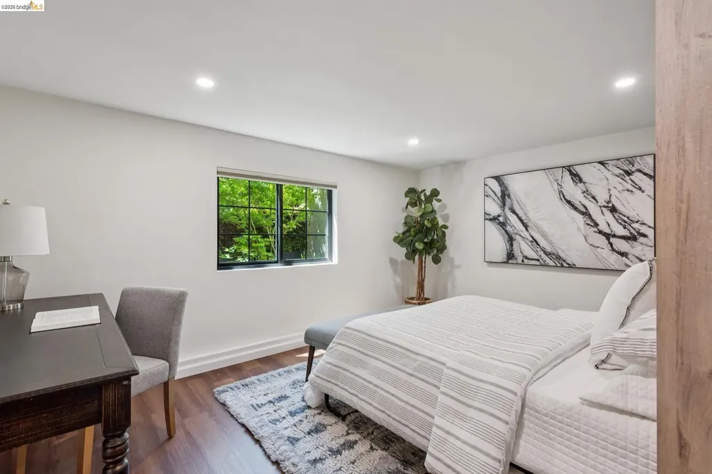 5739 Presley Way Oakland CA 94618
