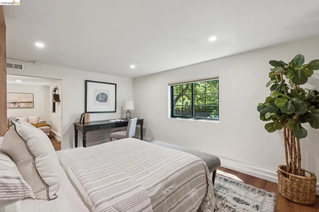 5739 Presley Way Oakland CA 94618