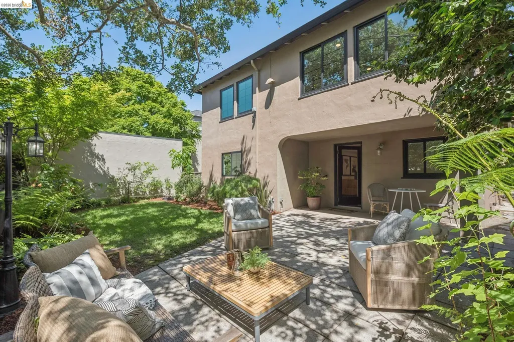 5739 Presley Way Oakland CA 94618