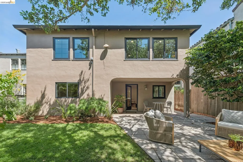 5739 Presley Way Oakland CA 94618