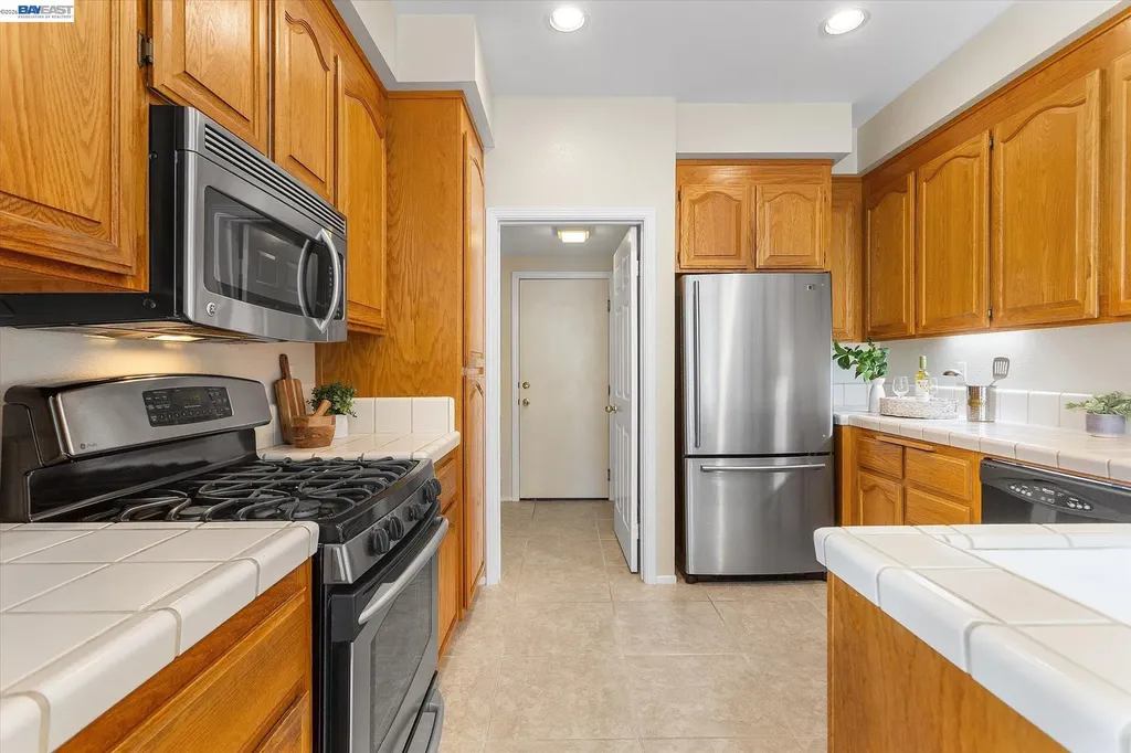 1273 Shell Circle Clayton CA 94517