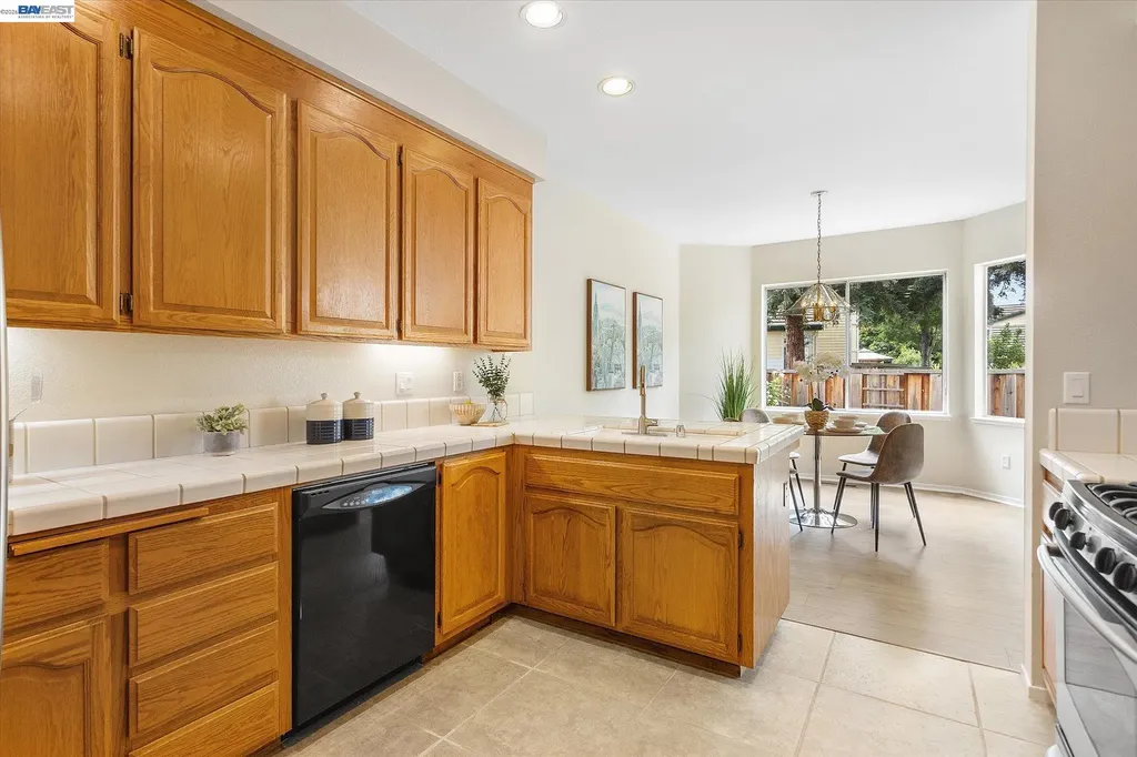 1273 Shell Circle Clayton CA 94517