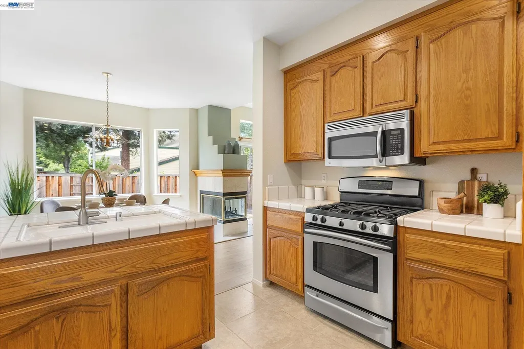 1273 Shell Circle Clayton CA 94517